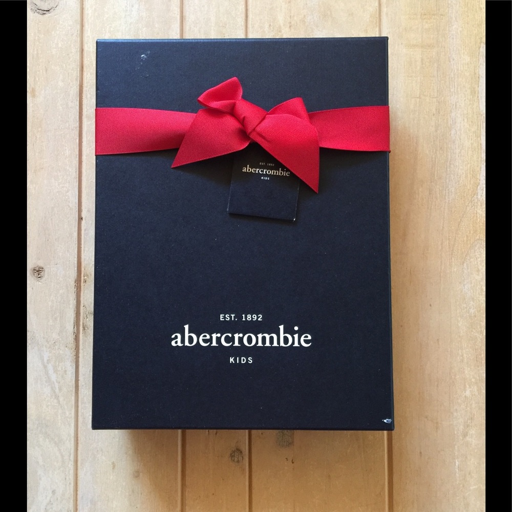 Vintage abercrombie girls Beanie and scarf gift sets. New with Tags